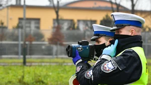 Policjanci na drodze będą mogli nakładać mandaty do 5 tys. zł. By kierowcy nie bronili się w sądach, sądy będą mogły nałożyć grzywnę do 30 tys. zł.