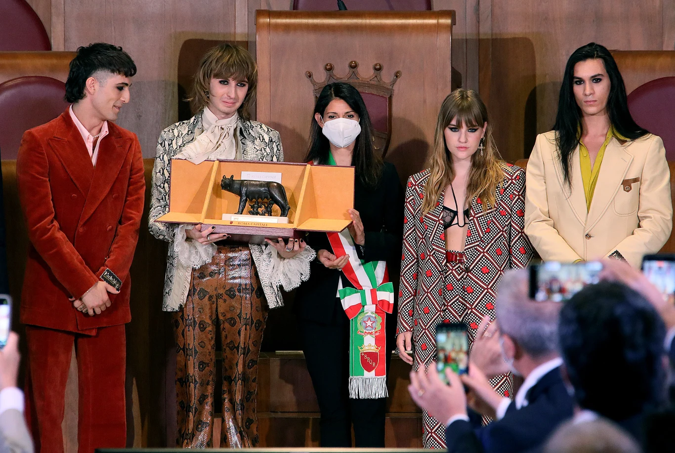 Pierwsze kroki stawiali grając na ulicach, w tym w ścisłym centrum historycznego Rzymu, choćby na Via Del Corso, jednej z najsłynniejszych ulic stolicy Włoch. Już rok później zespół pojawił się w 11. edycji telewizyjnego programu "X Factor", w którym zajął drugie miejsce. Debiutancka EP-ka "Chosen" przyniosła m.in. tytułowy singel plus zestaw coverów, wykonywanych w telewizji. Materiał w ojczyźnie pokrył się platyną. W 2018 roku zespół wydał swój pierwszy album studyjny "Il ballo della vita". We Włoszech kwartet szybko uzyskał status lokalnej gwiazdy, podbijając listy przebojów (potrójna platyna). Do promocji materiału grupa nakręciła też dokumentalny film "This is Maneskin" (2018).