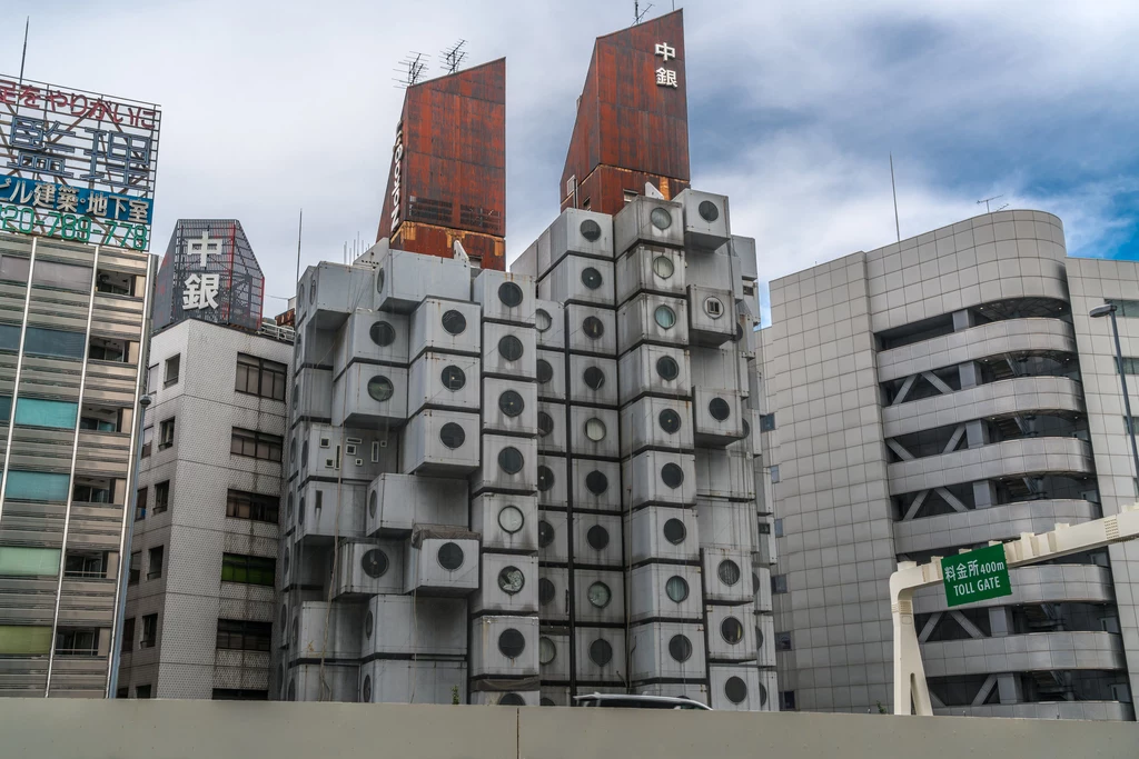 Nakagin Capsule Tower zostanie rozebrana! Wieżowiec jest już w opłakanym stanie