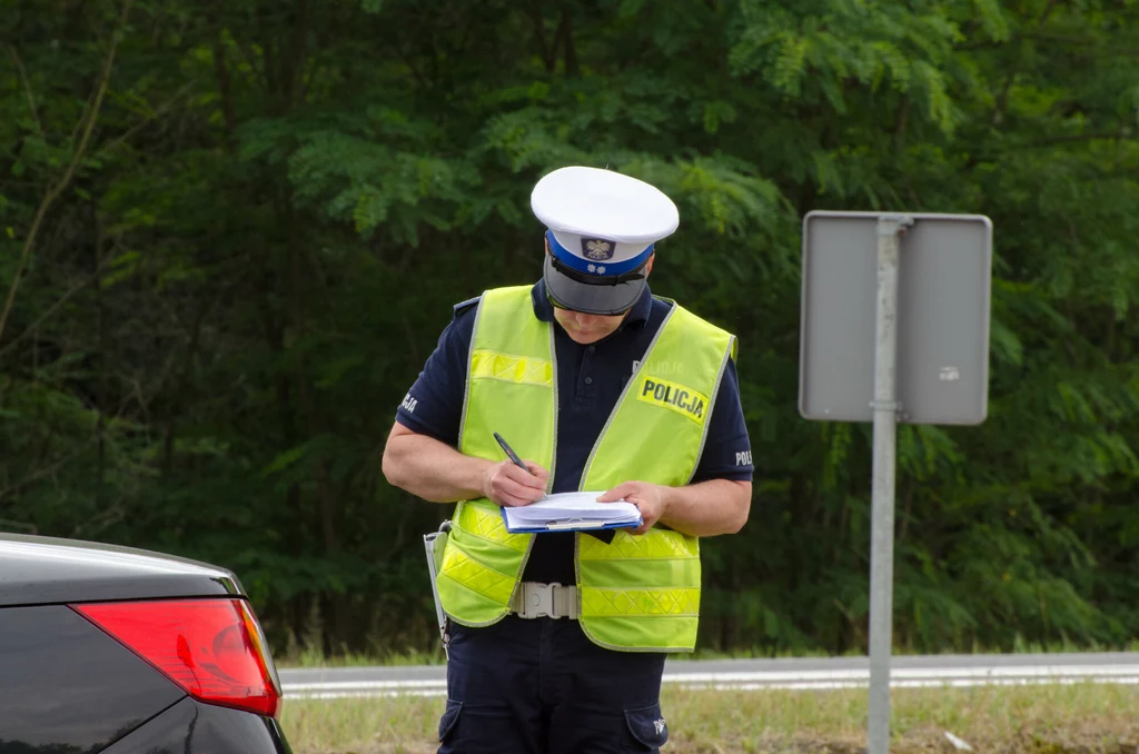 Po wypadku policjanci nie będą już wypełniać dokumentów papierowych, ale formularze online