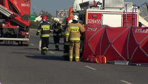 Śmiertelny wypadek na trasie S11. Bus wjechał w pracowników remontujących drogę