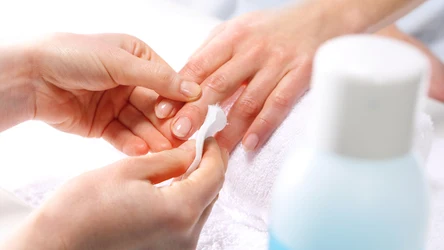 Jak dbać o paznokcie po zdjęciu hybrydy?