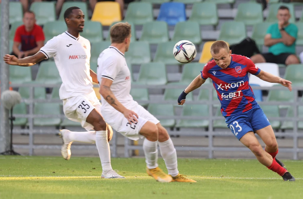 Patryk Kun w meczu z Suduvą