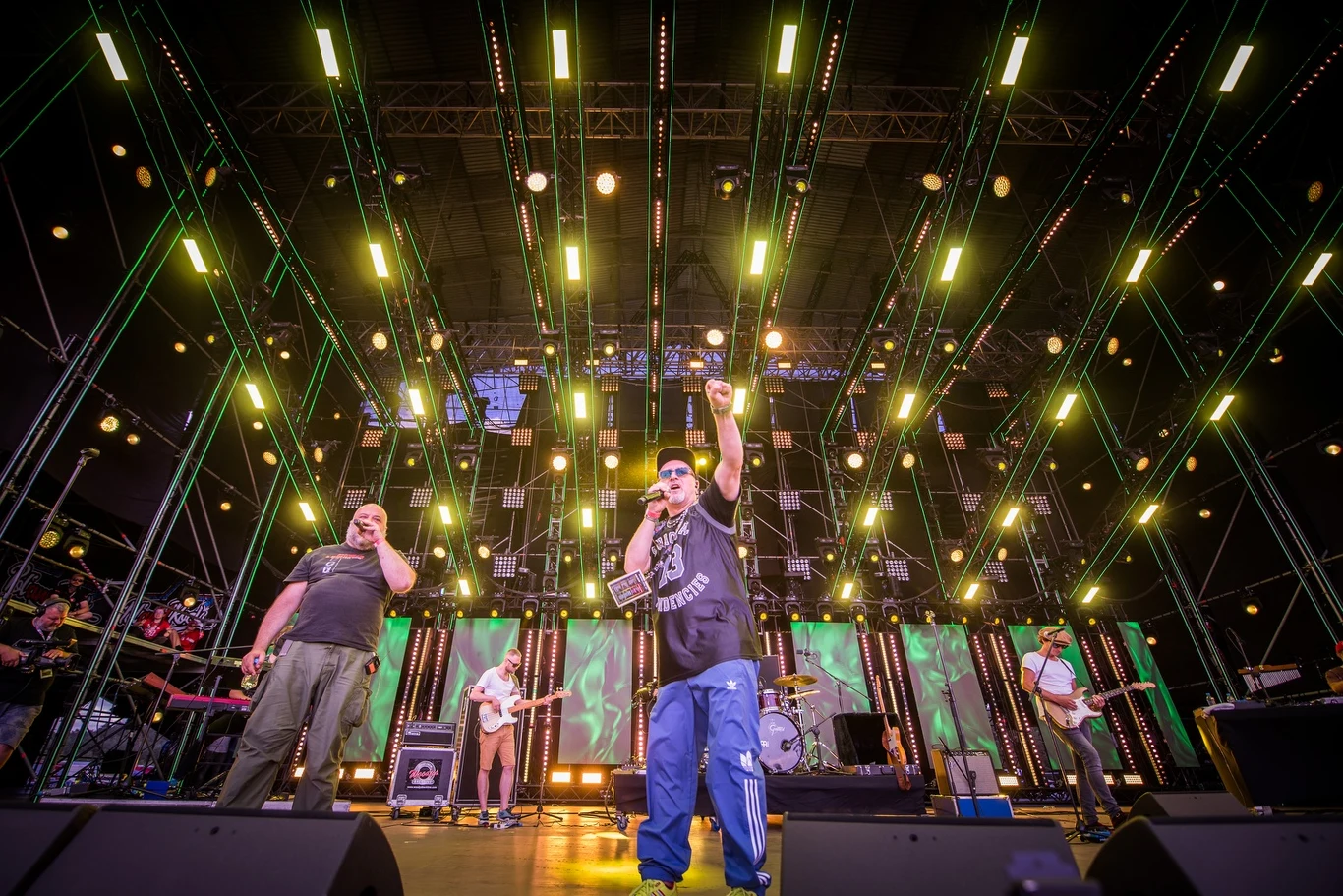 Zespół Vavamuffin stworzył na scenie niesamowitą energię