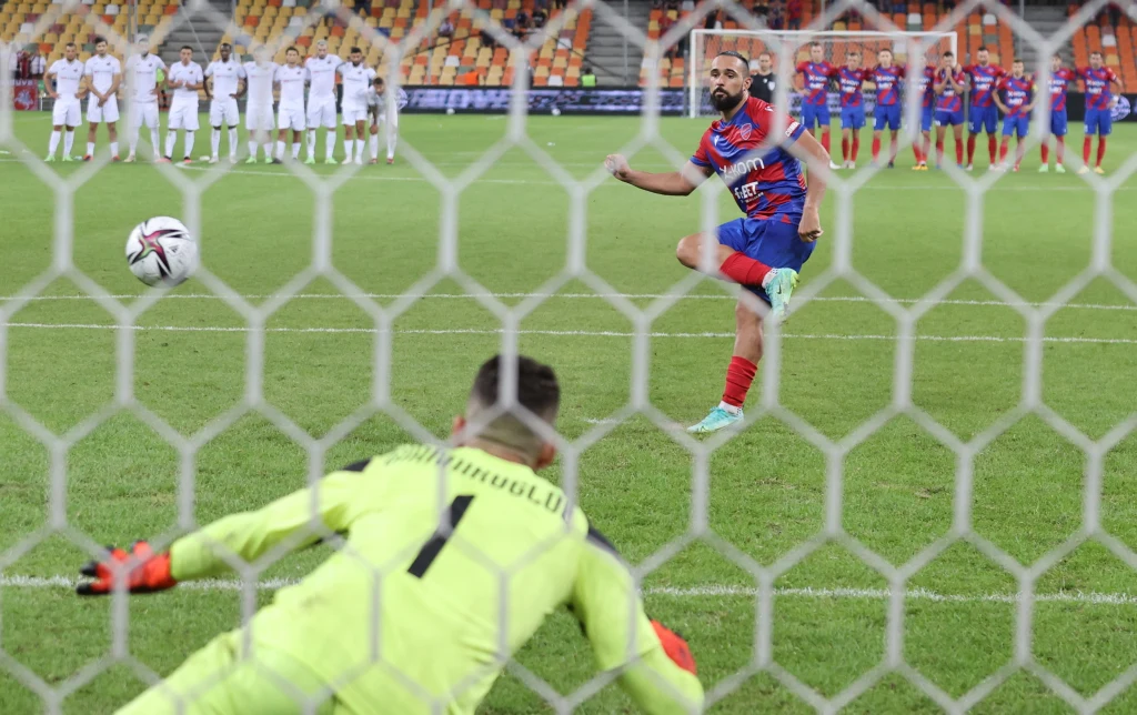 Ivi Lopez wykorzystuje karnego