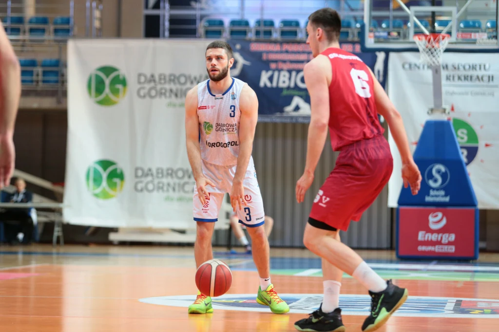 Andrzej Mazurczak (w białym stroju) Andrzej Mazurczak (w białym stroju)