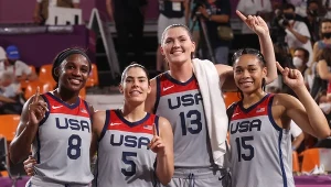 Jacquelyn Young z lewej