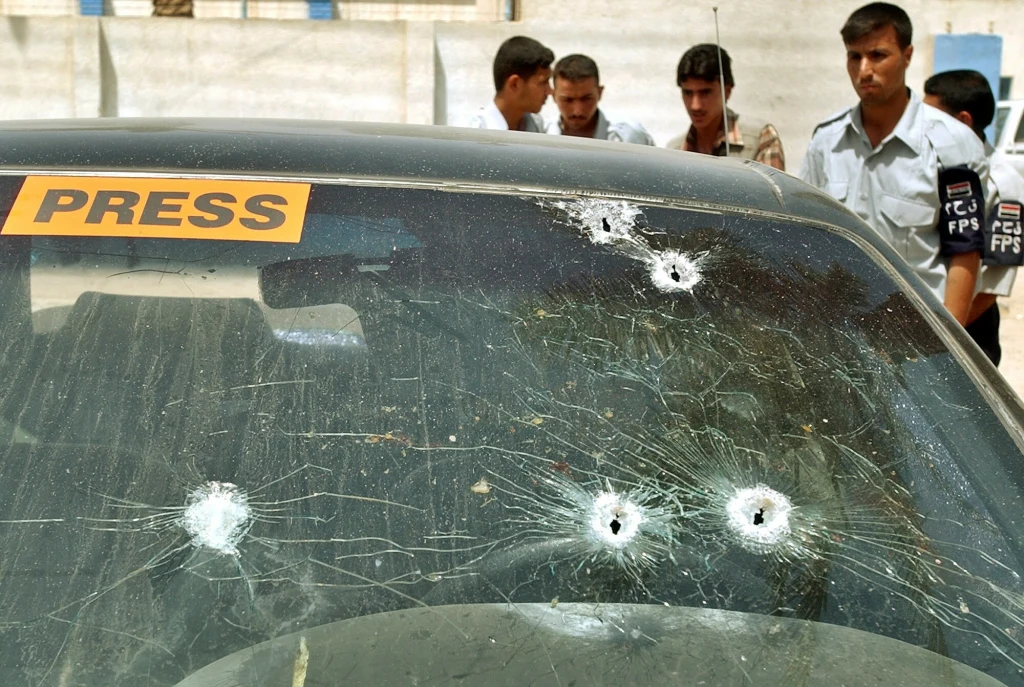Ostrzelany samochód, którym jechał Waldemar Milewicz Ostrzelany samochód, którym jechał Waldemar Milewicz