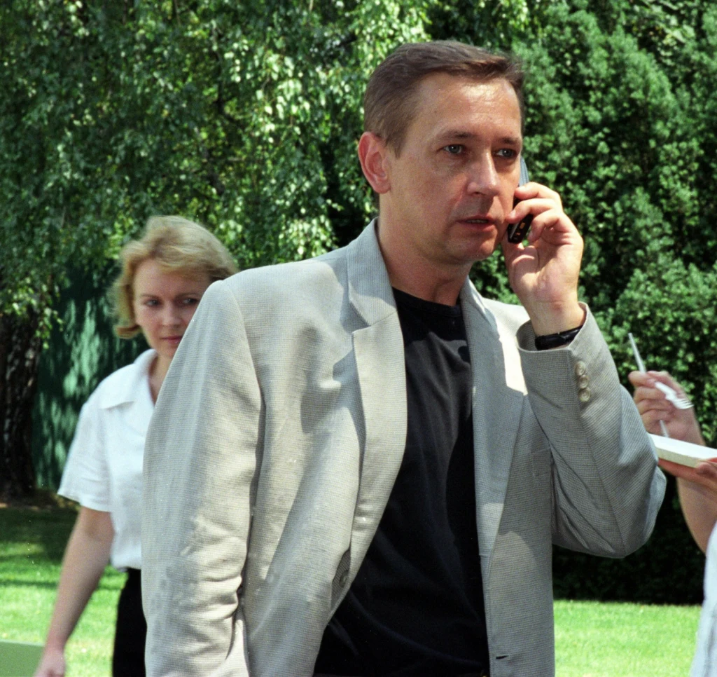 Waldemar Milewicz, 16.07.2002 Bankiet w ogrodach Ambasady Francuskiej  Waldemar Milewicz, 16.07.2002 Bankiet w ogrodach Ambasady Francuskiej