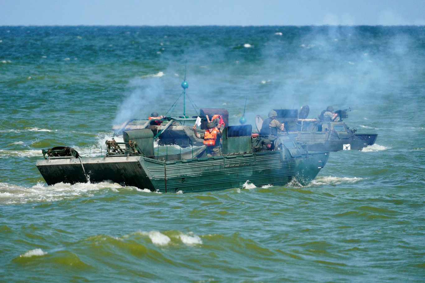 Główną siłę uderzeniową stanowi 11. Korpus Armijny składający się z 18. Brygady Strzelców Zmotoryzowanych i 7. Brygady Strzelców Zmotoryzowanych i dwóch brygad artylerii – 152 i 244. W ćwiczeniach bierze udział także 336 Brygada Piechoty Morskiej.