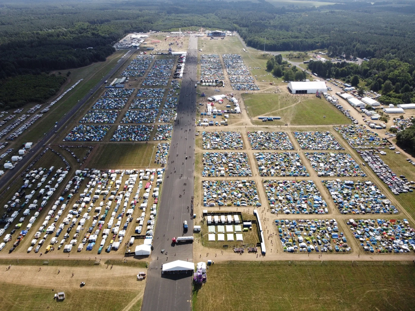 W tym roku Pol'and'Rock Festival po raz pierwszy odbywa się na terenie byłego lotniska Makowice - Płoty (woj. zachodniopomorskie).