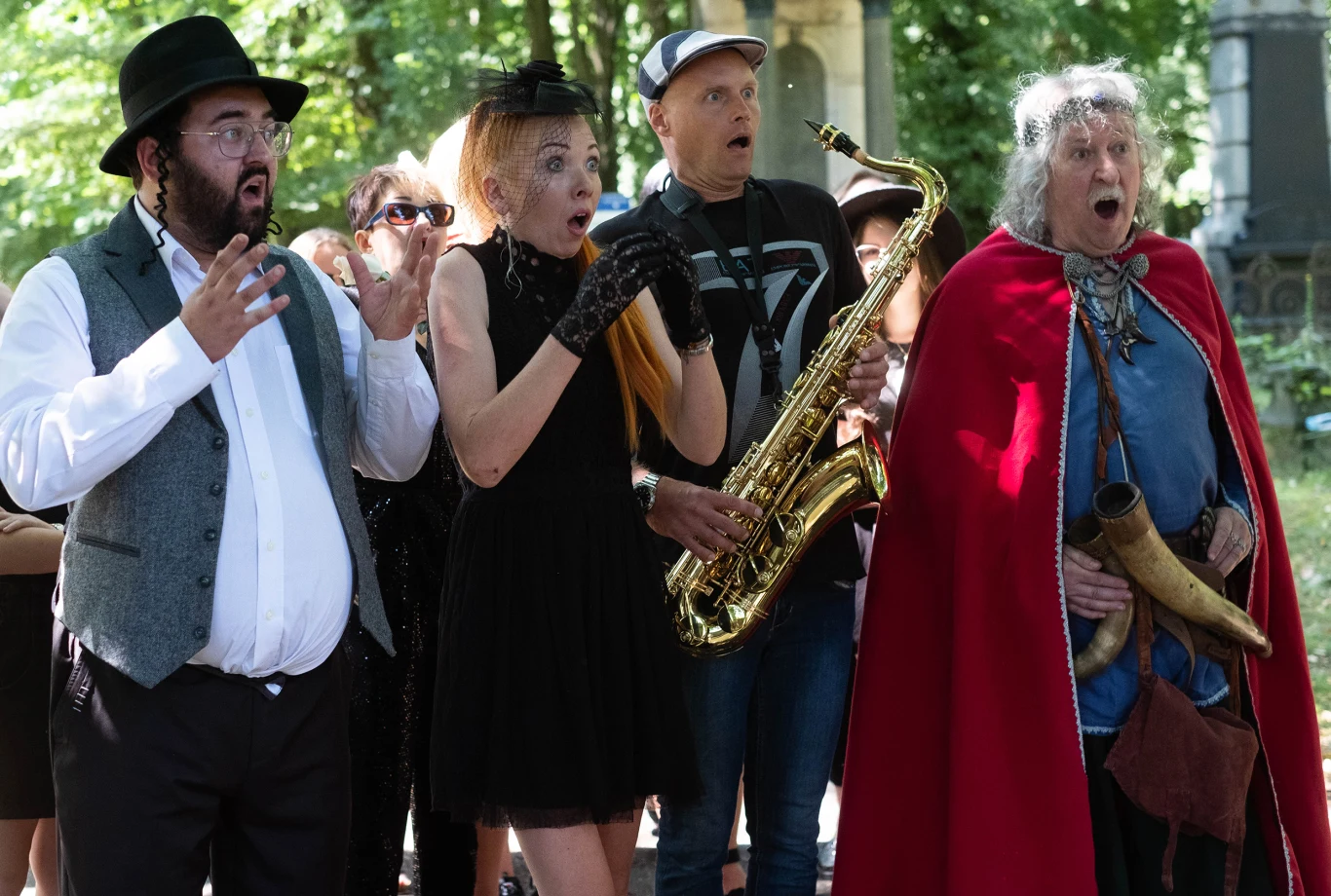 Krzysztof Krawczyk jr. i Marian Lichtman na planie "Wixy"