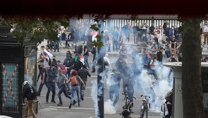 Akcja służb podczas manifestacji w Paryżu