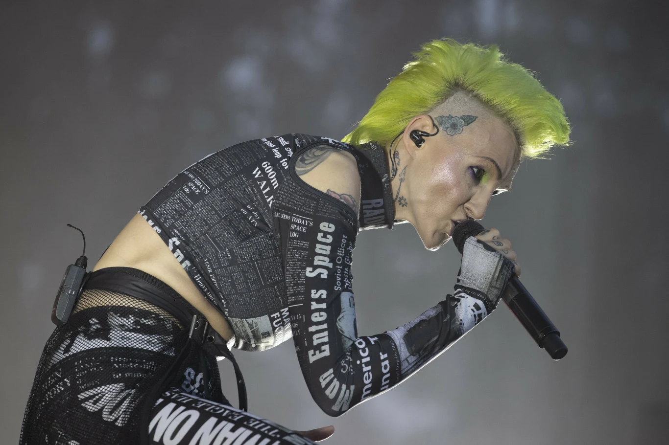 Agnieszka Chylińska w tym roku świętuje swój jubileusz, jednak trasę z okazji 25 lat na scenie przerwała pandemia koronawirusa. Agnieszka Chylińska w tym roku świętuje swój jubileusz, jednak trasę z okazji 25 lat na scenie przerwała pandemia koronawirusa.