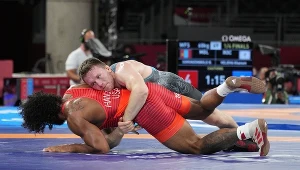 Tadeusz Michalik walczy o medal igrzysk Tokio 2020. Po dwóch wygranych walkach w zapasach, jeszcze jedna wygrana walka pozwoli mu zdobyć medal dla Polski