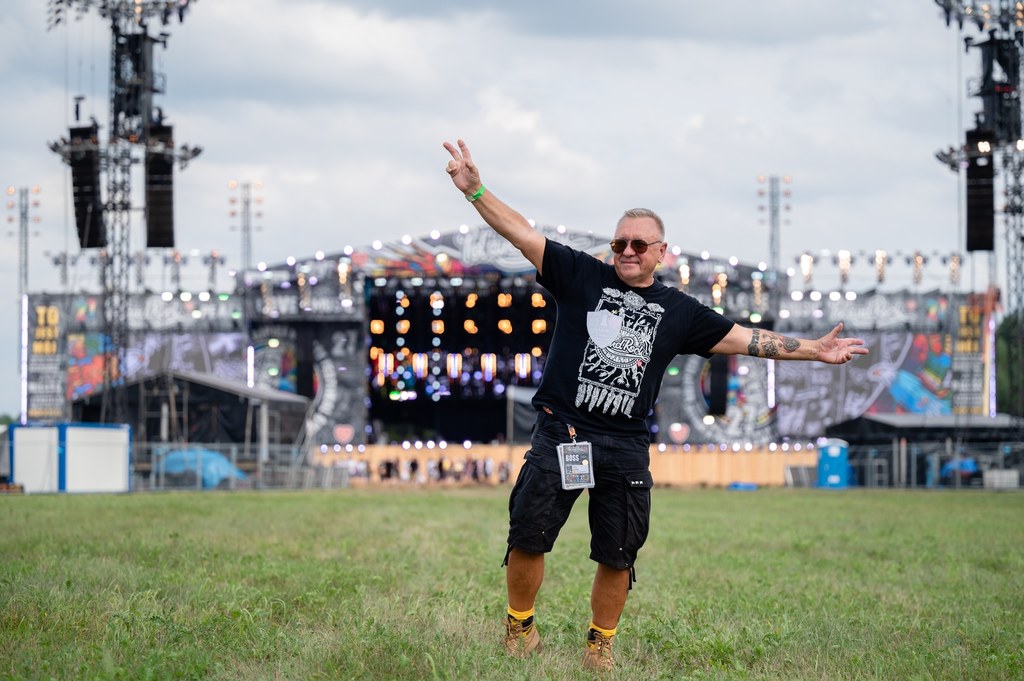 Jurek Owsiak podczas Pol'and'Rock Festivalu 2021 w Makowicach-Płotach