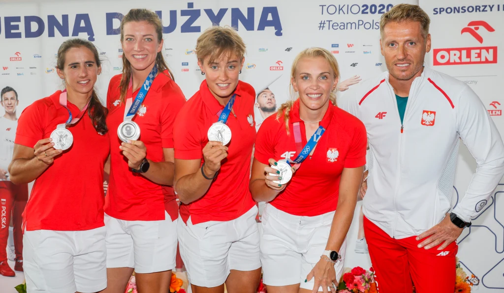 Powrót polskich wioślarek. Powitanie na Okręciu