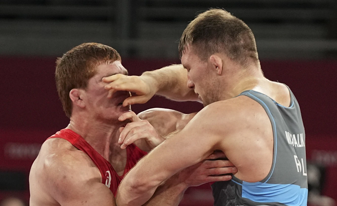 Tadeusz Michalik w walce półfinałowej z Musą Jewłojewem Tadeusz Michalik w walce półfinałowej z Musą Jewłojewem