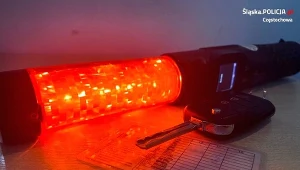 Policjanci z Częstochowy zatrzymali pijanego 23-letniego kierowcę, który zasnął w samochodzie