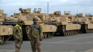 Amerykańskie czołgi M1 Abrams w porcie Bremenhaven w Niemczech