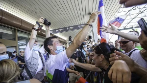 Primoz Roglić witany w Lublanie po medalu igrzysk Tokio 2020