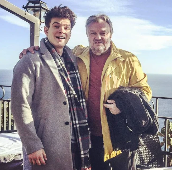 https://www.instagram.com/krzysztof_cugowski_official/