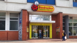 W Biedronce możesz kupić bardzo tanio telewizor. Nadaje się do grania