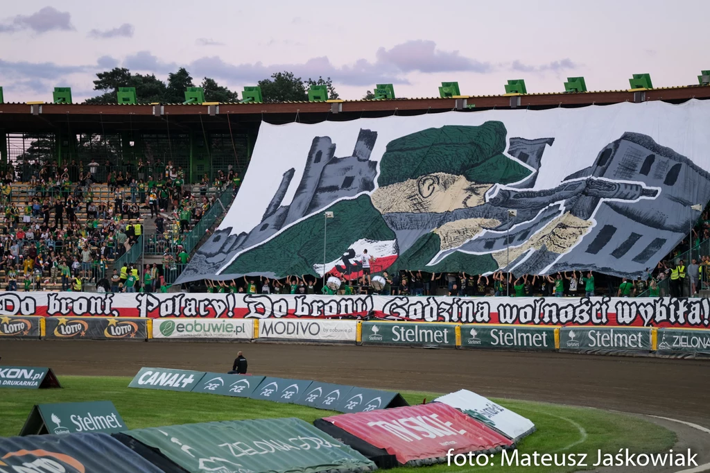 Oprawa kibiców Falubazu Oprawa kibiców Falubazu