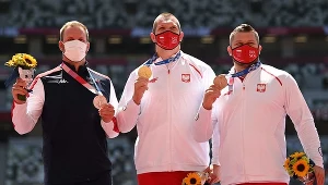 Od prawej: Paweł Fajdek, Wojciech Nowicki i Eivind Henriksen