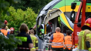 Służby na miejscu zderzenia tramwajów w Poznaniu