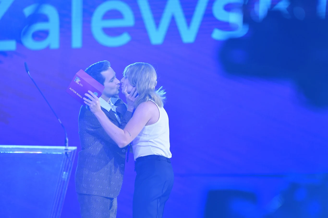 Krzysztof Zalewski na scenie Netto Areny Szczecin zaśpiewał przebój "Annuszka". Z kolei Ralph Kaminski na zakończenie gali Fryderyki 2021 w duecie z Nataszą Szroeder wykonał utwór "Przypływy". Krzysztof Zalewski na scenie Netto Areny Szczecin zaśpiewał przebój "Annuszka". Z kolei Ralph Kaminski na zakończenie gali Fryderyki 2021 w duecie z Nataszą Szroeder wykonał utwór "Przypływy".