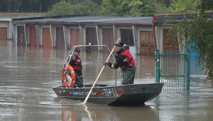 Kraków. Akcja strażaków w Bieżanowie. Dzielnica ta zmaga się ze skutkami burz i podtopień