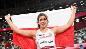 Maria Andrejczyk  ciesząca się z olimpijskiego srebra.