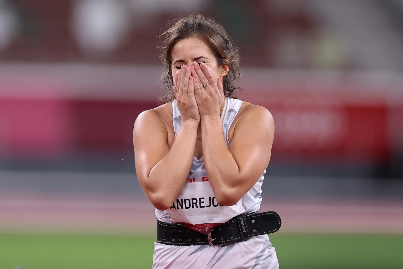 Maria Andrejczyk ciesząca się ze swojego sukcesu.