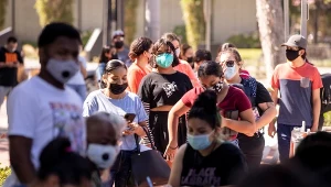 Akcja szczepień w Paramount w Kalifornii