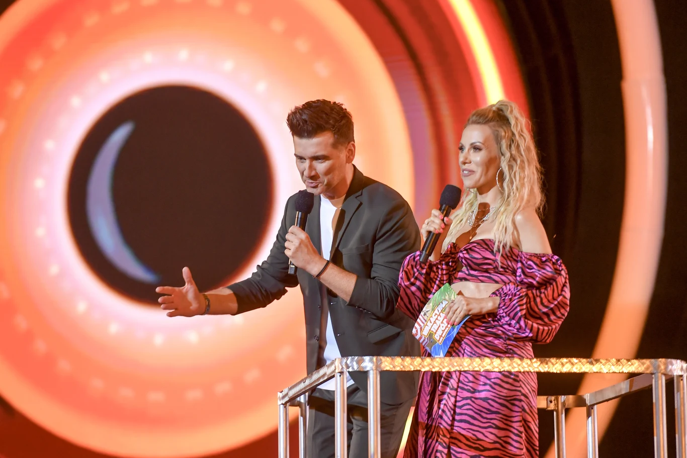 Duet prowadzących: Tomasz Kammel i Małgorzata Opczowska. Duet prowadzących: Tomasz Kammel i Małgorzata Opczowska.