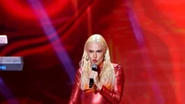 26-letnia Elena urodziła się w Atenach w Grecji, ale na Eurowizji 2021 reprezentowała Cypr.

Piosenka "El Diablo" jeszcze przed konkursem wywołała ogromne kontrowersje. Przeciwko takiemu wyborowi protestowały takie organizacje jak: Narodowy Front Ludowy (ELAM) i Stowarzyszenie Teologów OELMEK.

Demonstracje oburzonych Cypryjczyków odbyły się m.in. pod budynkiem telewizji RIK. Pikiety w całym kraju poparł Święty Synod prawosławnego Kościoła Cypru.