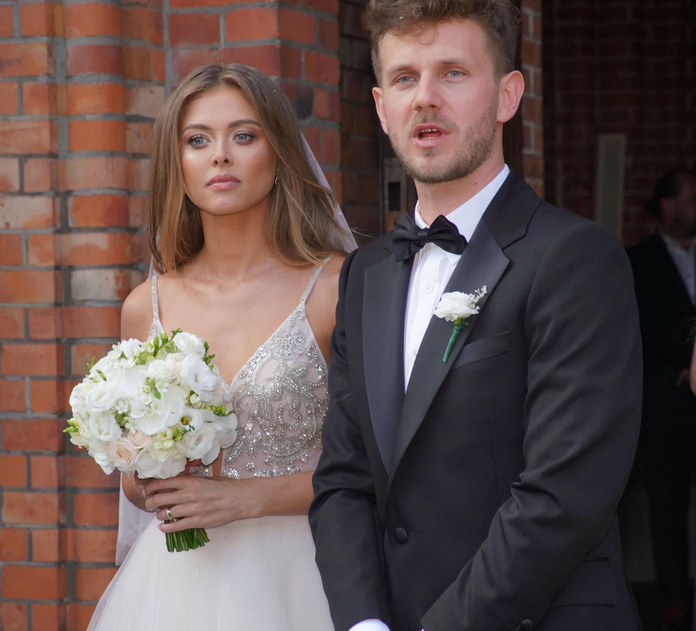 Joanna Opozda i Antek Królikowski wzięli ślub 7 sierpnia, a na uroczystości zaślubin pojawił się tłum gości Joanna Opozda i Antek Królikowski wzięli ślub 7 sierpnia, a na uroczystości zaślubin pojawił się tłum gości