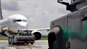 Patrol Straży Granicznej w porcie lotniczym w Rzeszowie-Jasionce