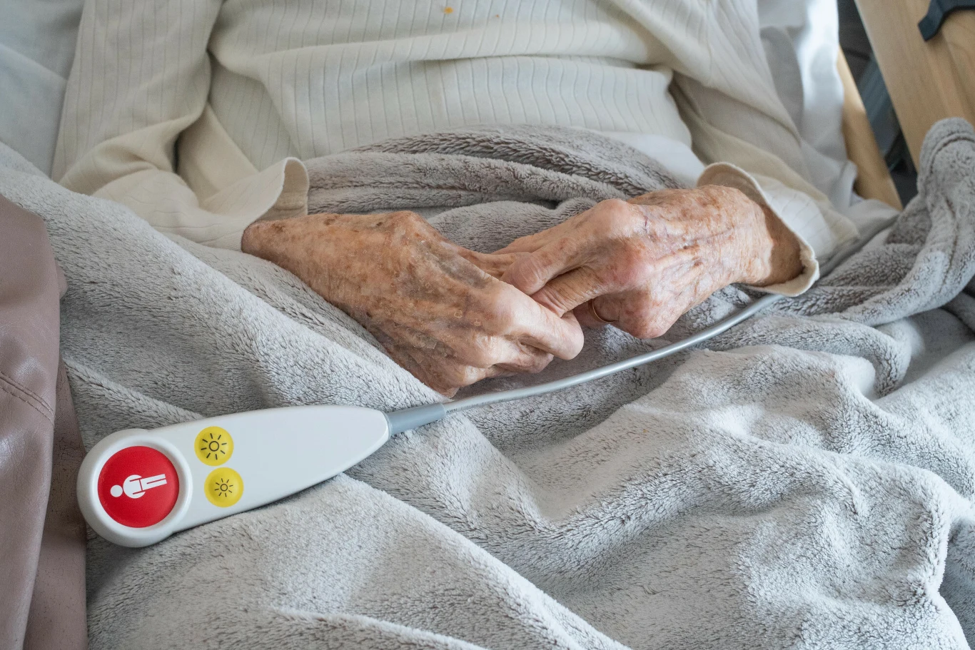 Siedmiu zaszczepionych seniorów zmarło po zakażeniu odmianą wariantu Kappa koronawirusa Siedmiu zaszczepionych seniorów zmarło po zakażeniu odmianą wariantu Kappa koronawirusa