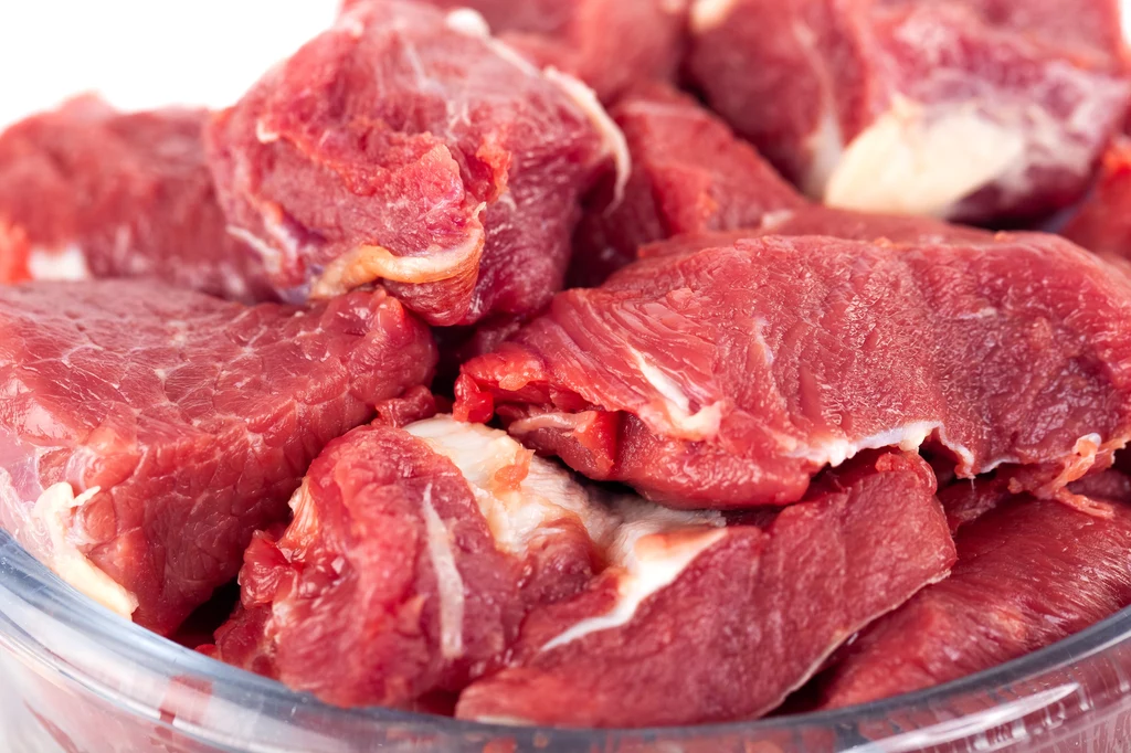 Suszone śliwki ułatwiają trawienie tłustego mięsa