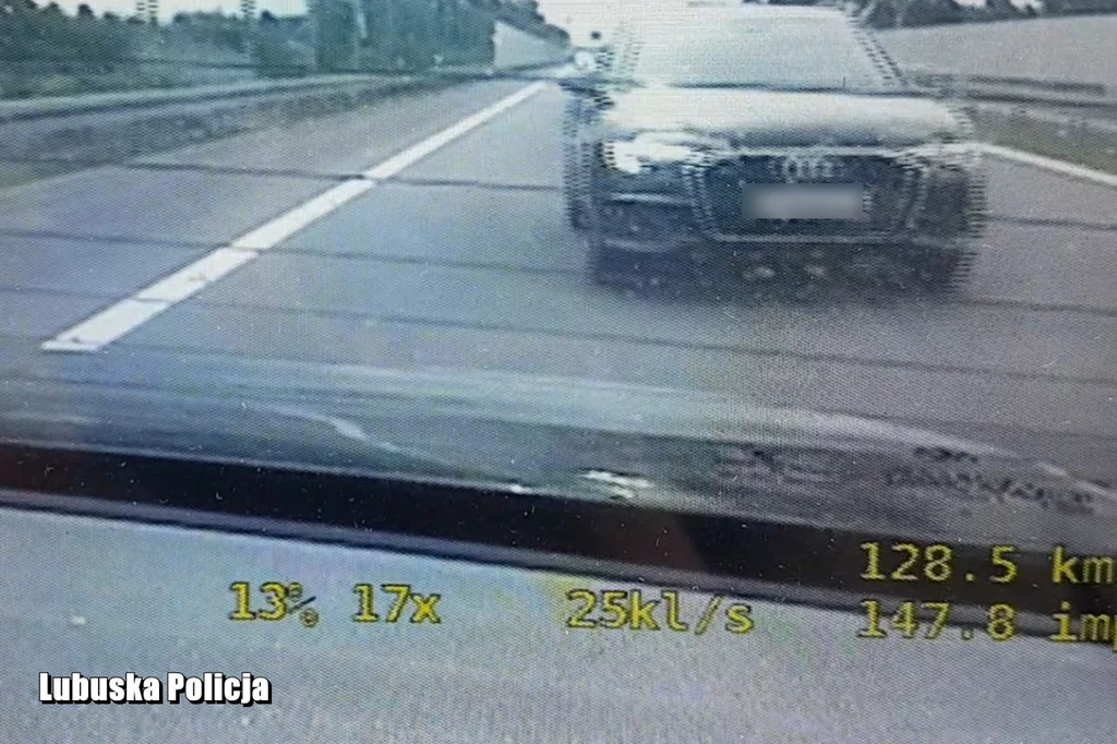 Pościg zaczął się, gdy Audi wyprzedziło nieoznakowany radiowóz