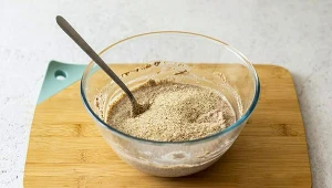 Naturalny ratunek dla suchych włosów. Ta maska przywróci im blask