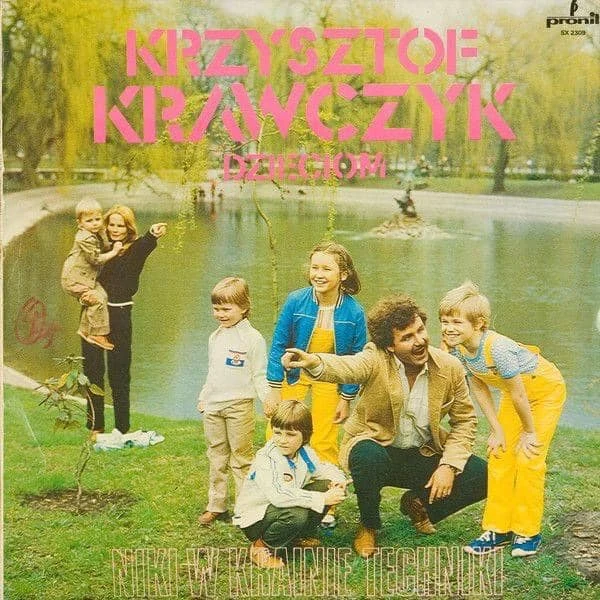 Na płycie obok Krzysztofa jego syn, wówczas 11-letni