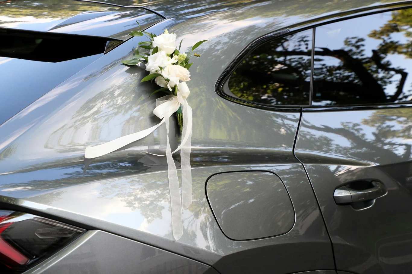 Lamborghini Urus na ślubie Antoniego Królikowskiego i Joanny Opozdy