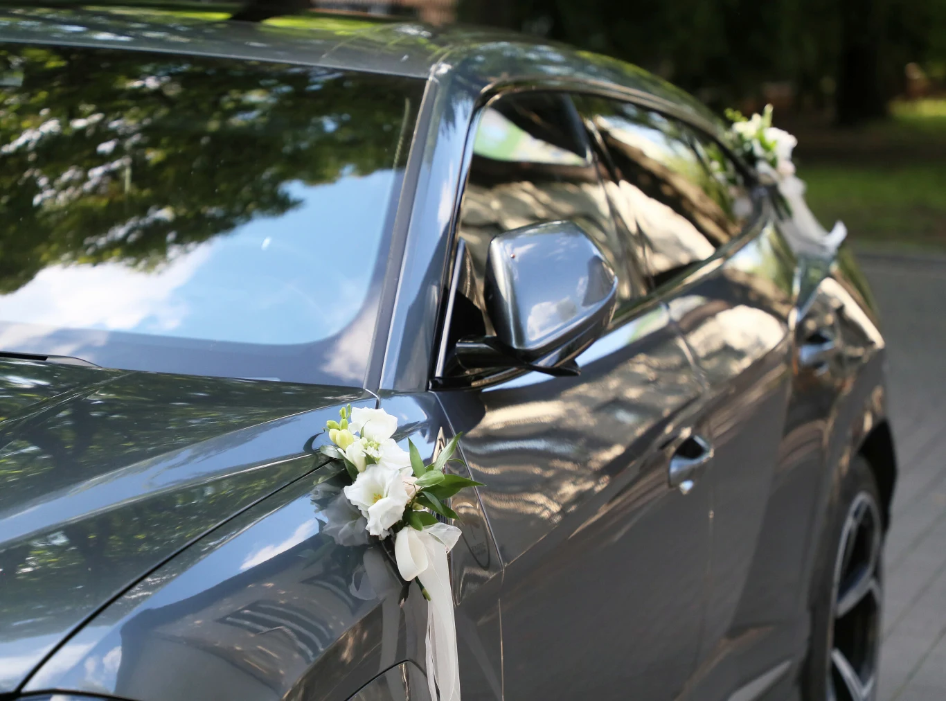 Lamborghini Urus na ślubie Antoniego Królikowskiego i Joanny Opozdy