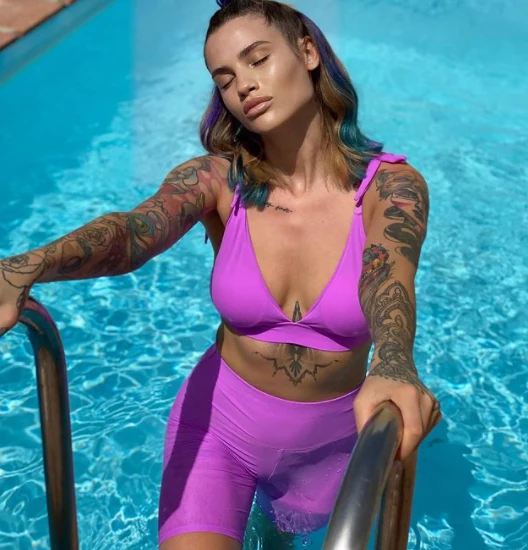 https://www.instagram.com/karolinagilonofficial/