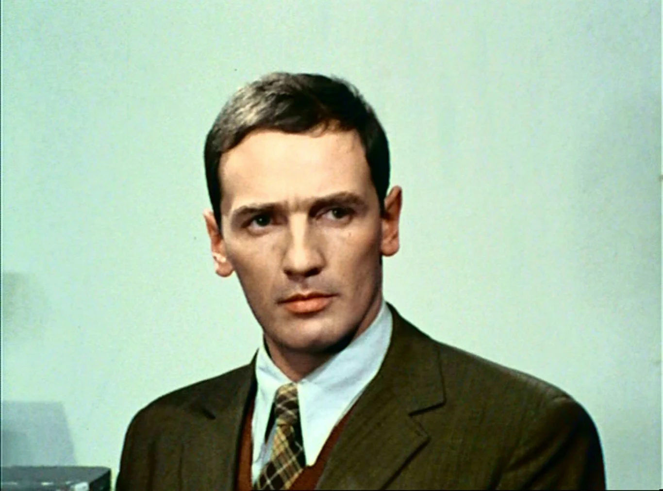 Karol Strasburger na planie serialu "OBYWATEL GG" w 1977 roku. Karol Strasburger na planie serialu "OBYWATEL GG" w 1977 roku.