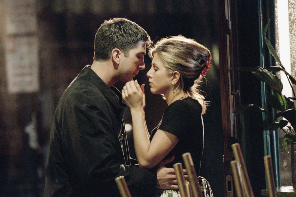 Aniston i Schwimmer na planie serialu "Przyjaciele" Aniston i Schwimmer na planie serialu "Przyjaciele"