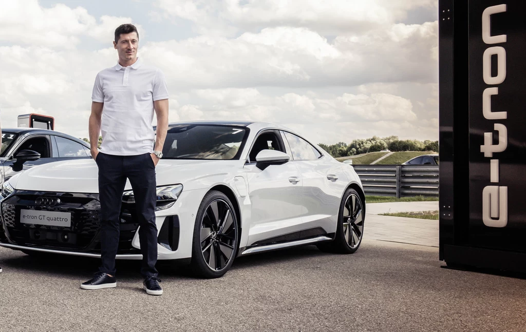 Robert Lewandowski i Audi e-tron GT